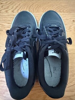 Nike Black & White Low-Top Skate Sneakers